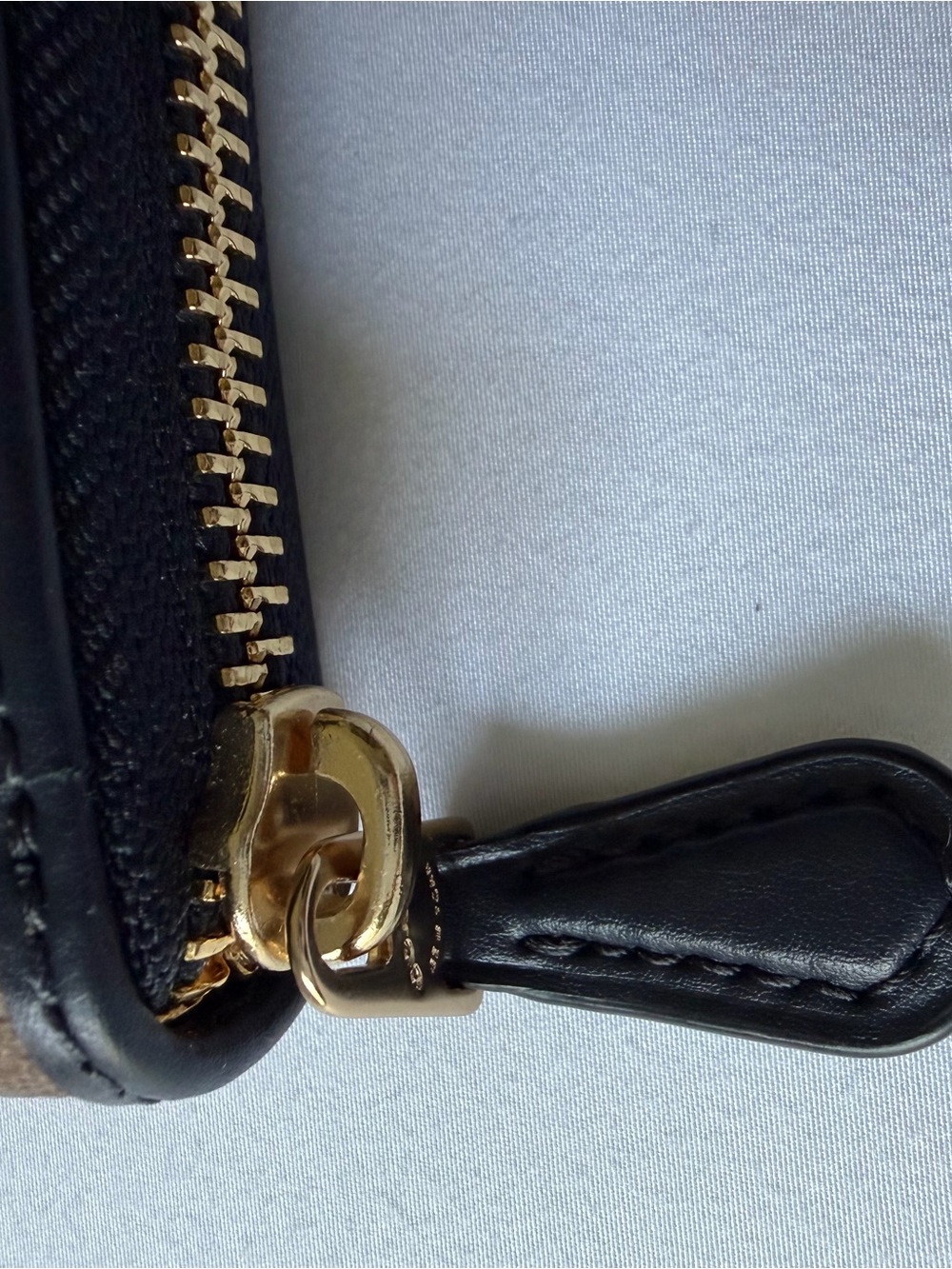 COACH Wallet Accordion Zip in Signature Canvas NWOT Black/Tan - Picture 5 of 8